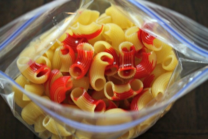 How to Dye Pasta